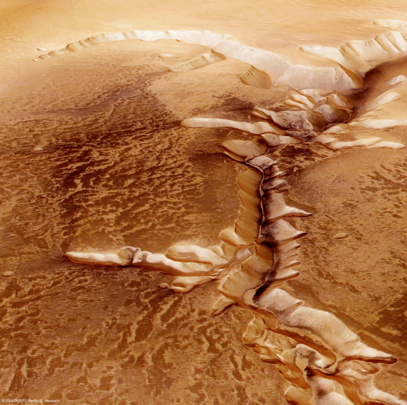 Perspective view of echus chasma min 0